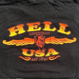 Gildan Black HELL Michigan Graphic T-Shirt (Mens Large)